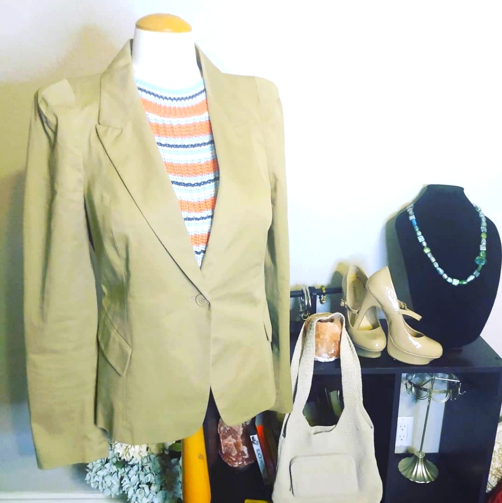Tan Body by Victoria Blazer sz 10